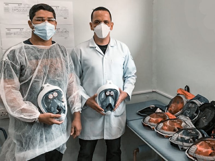 Projeto Motirõ faz doação de 10 máscaras de mergulho adaptadas.