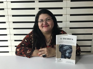 Professora Algemira Mendes, do curso de Letras da Universidade Estadual do Piauí (Uespi).