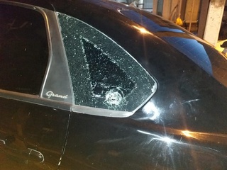 Carro da TV Tropical é atingido por tiros em Floriano.