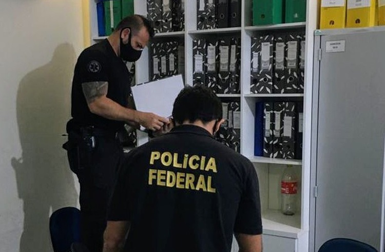Operação é realizada no Piauí para investigar fraude na compra de testes de Covid-19.