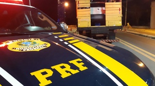Veículo roubado é recuperado pela PRF de Floriano.