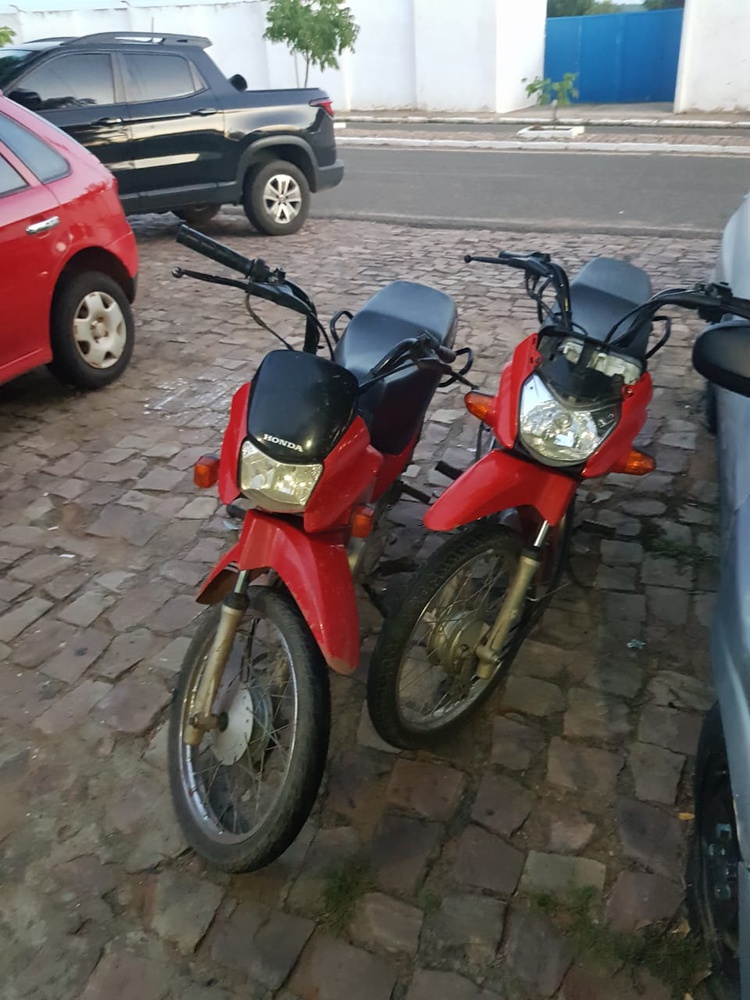 Motos foram roubadas em Floriano.