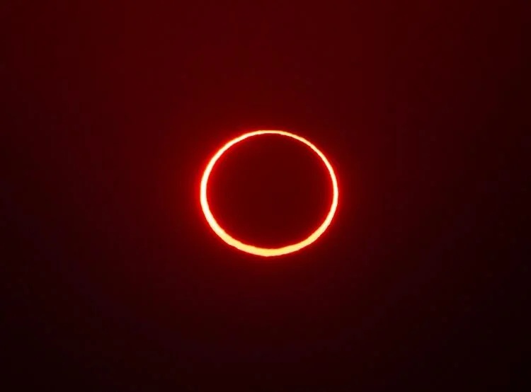 Eclipse solar anular ocorrido na Arábia Saudita em 2019.