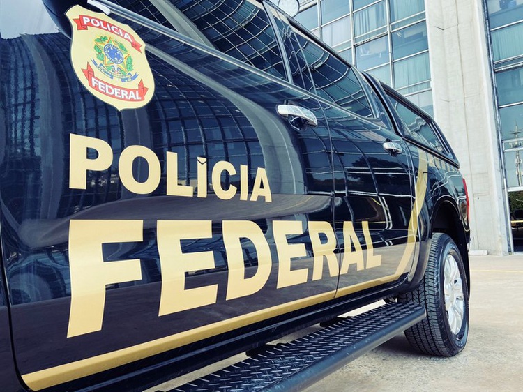 Polícia Federal realiza operação de combate a crimes previdenciários.