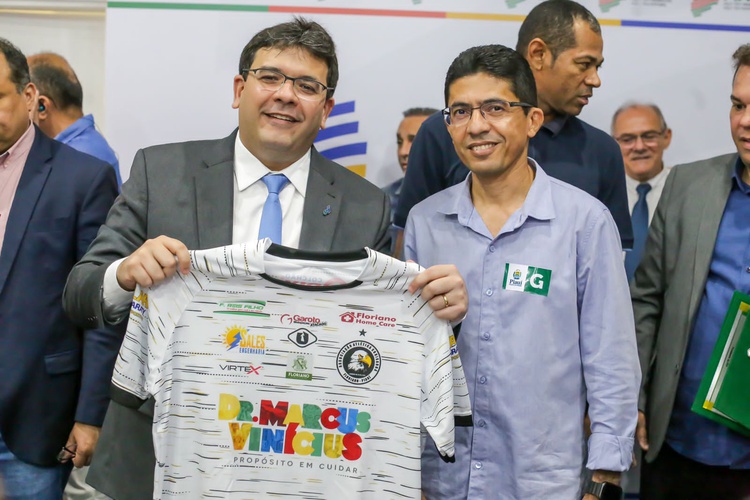 Governador, Rafael Fonteles, e o diretor do Corisabá, Elisvaldo Silva.
