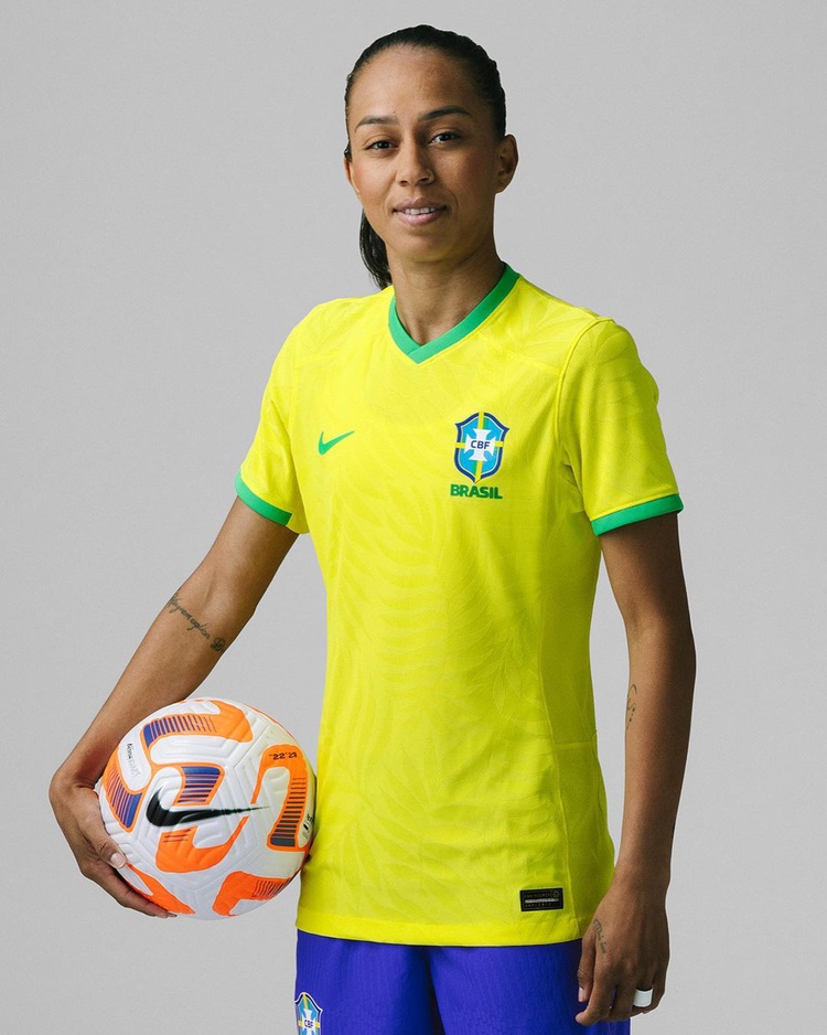 Adriana Silva, atacante piauiense da seleção brasileira.