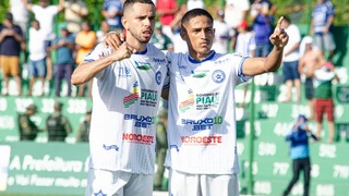 Guilherme Teixeira e Kakin, atacantes do Parnahyba.